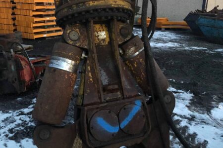 Shears 20T Excavator Delivered